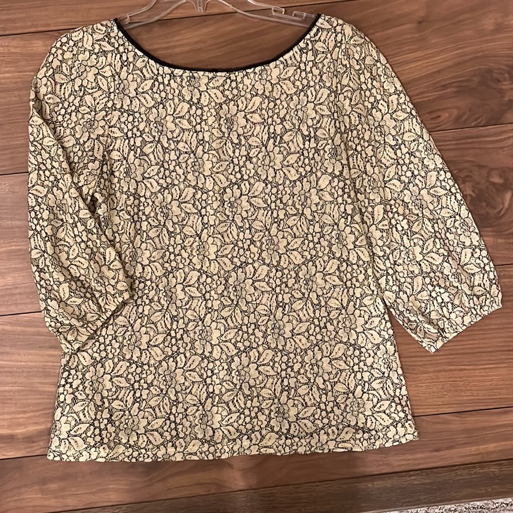 Loft lace top with back buttons